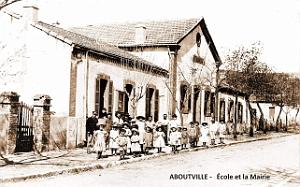 1051- Aboutville - L'Ecole et la Mairie